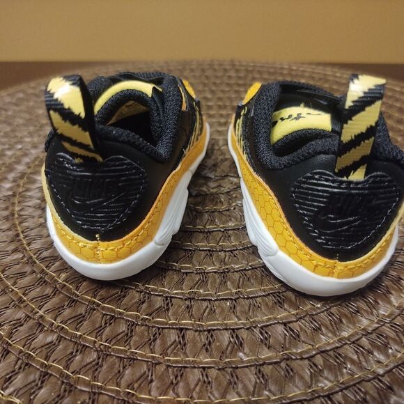 Nike Max 90 Crib SE (CB) Black Opti Yellow  Baby Size 4C CZ4504-001 NEW - Picture 5 of 7